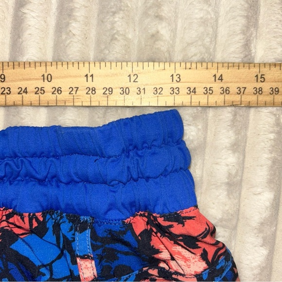 Lululemon Athletica Blue and Pink Athletic Running Tracker shorts - Picture 2 of 8